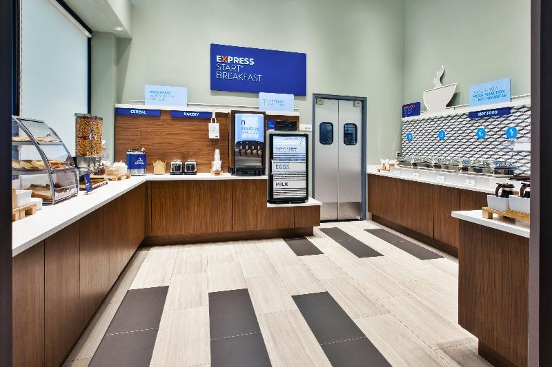 בית מלון כפרי Knights Inn Brooklyn Sunset Park