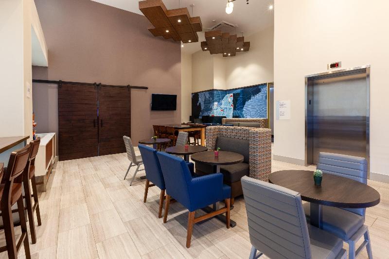 בית מלון כפרי Knights Inn Brooklyn Sunset Park