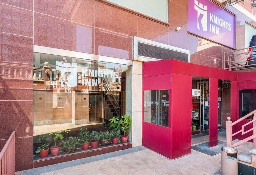 בית מלון כפרי Knights Inn Brooklyn Sunset Park