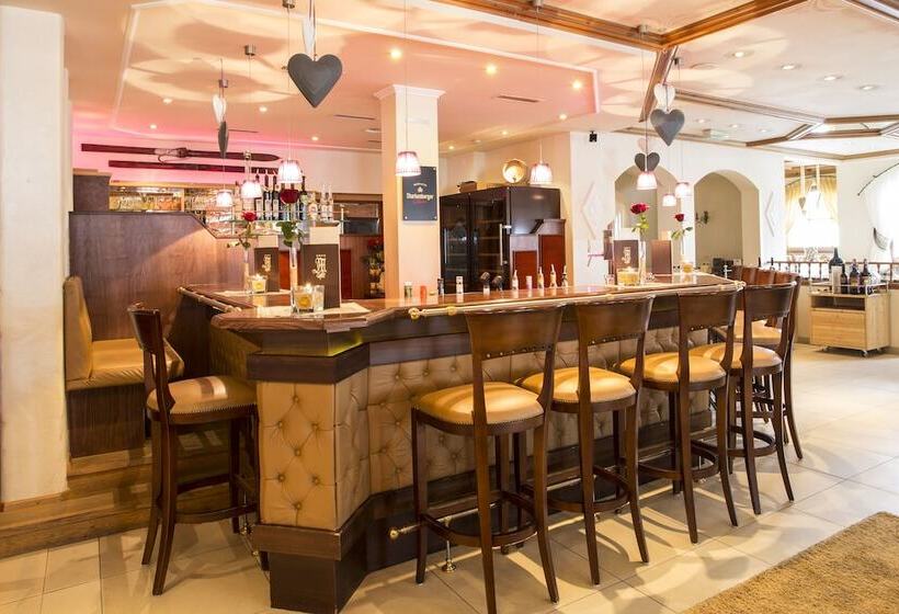 هتل Mittagskogel Pitztal