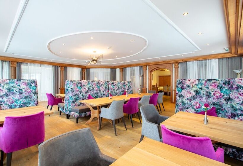 هتل Mittagskogel Pitztal