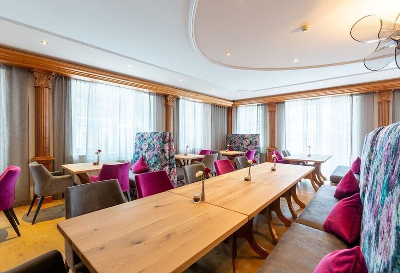 هتل Mittagskogel Pitztal