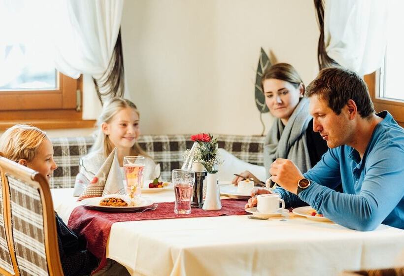 هتل Mittagskogel Pitztal