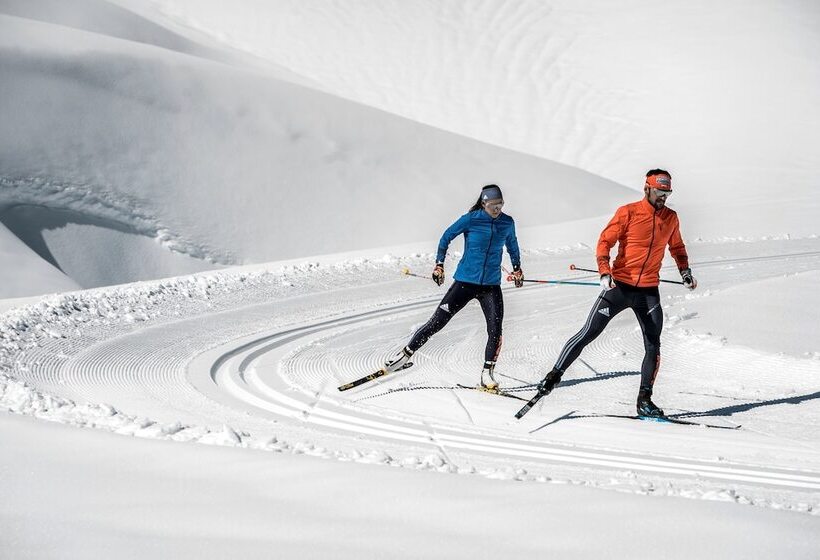 هتل Mittagskogel Pitztal