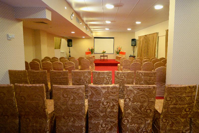 هتل Nejoum Al Emarat