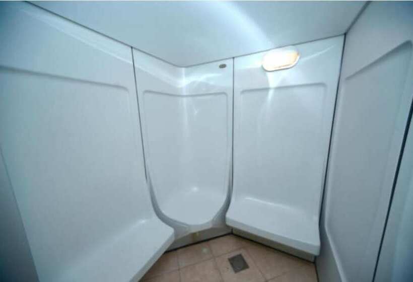 هتل Nejoum Al Emarat