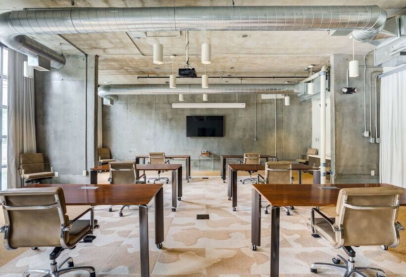 The Loom Hotel, Tapestry Collection By Hilton