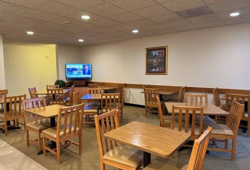 فندق Peppermill Empress Inn