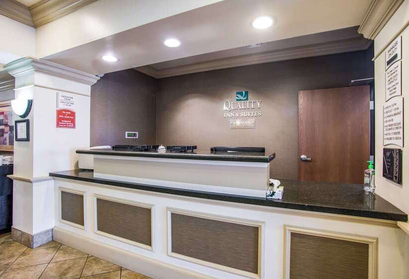 فندق Quality Inn Parsons North