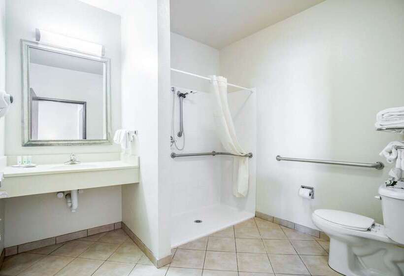 فندق Quality Inn Parsons North