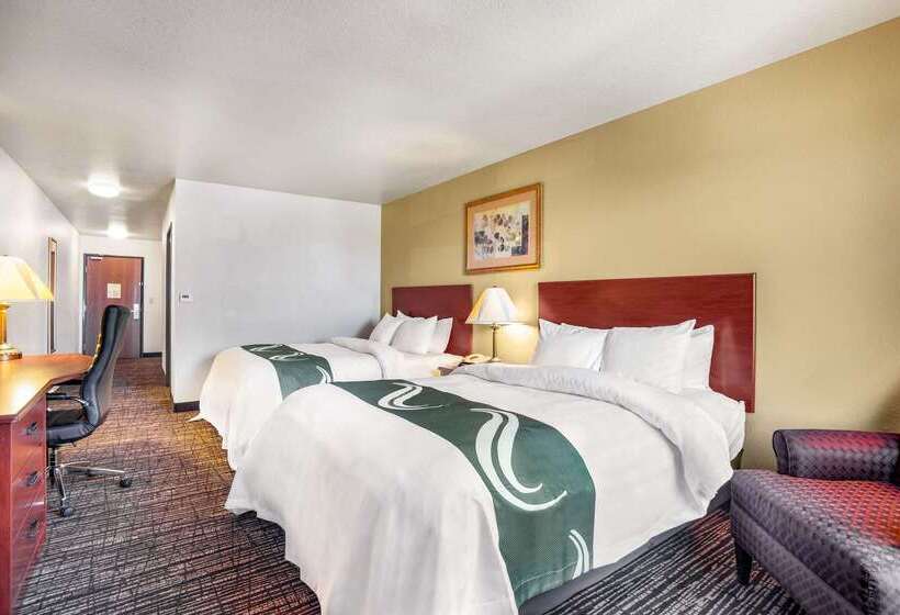 فندق Quality Inn Parsons North