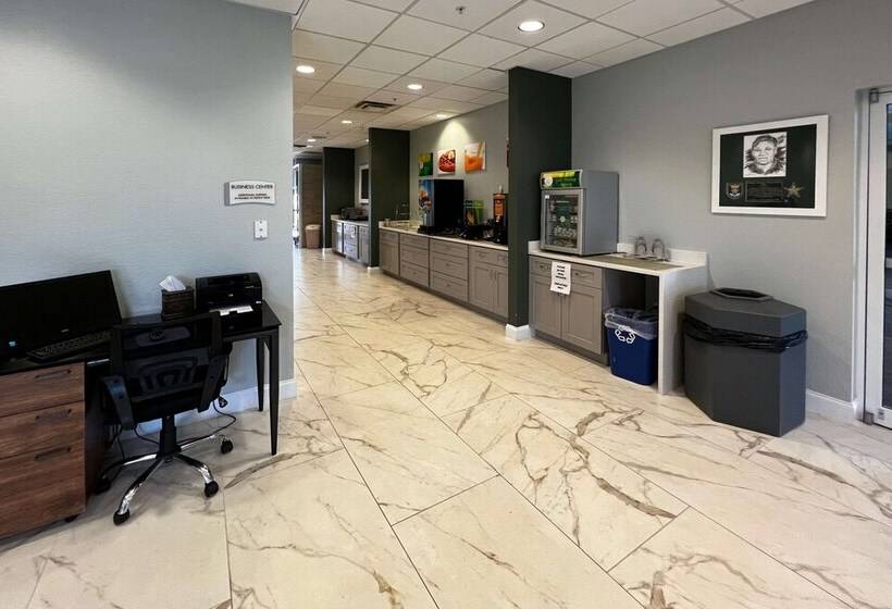 فندق Quality Inn & Suites Lehigh Acres Fort Myers