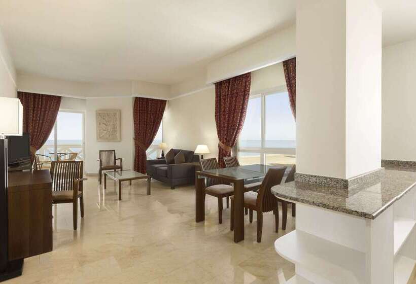 Ramada By Wyndham Beach Hotel Ajman