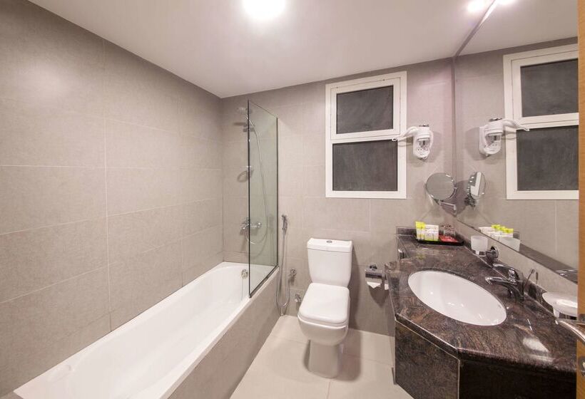 Ramada By Wyndham Beach Hotel Ajman