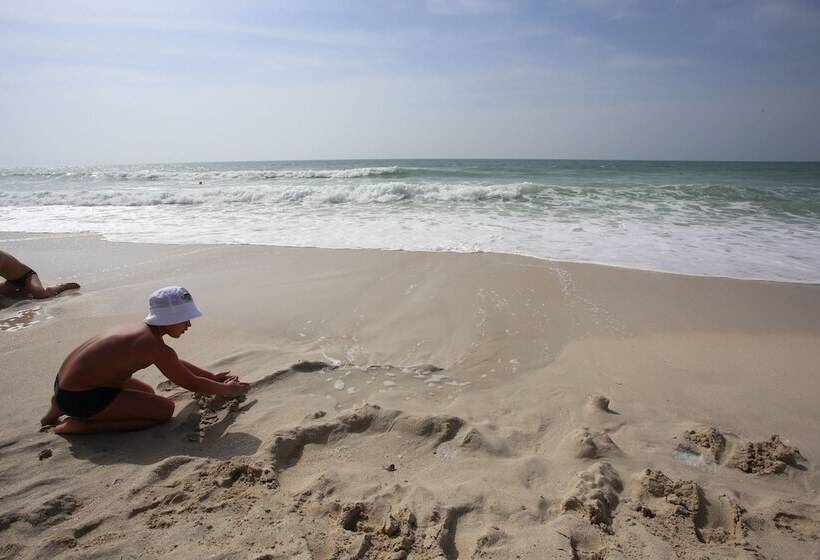 Ramada By Wyndham Beach Hotel Ajman