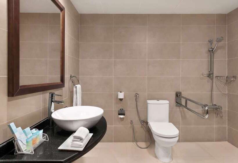 هتل Ramada By Wyndham Dubai Deira