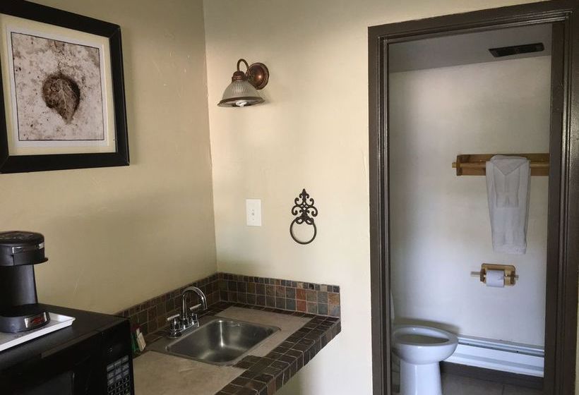 فندق Ramada By Wyndham Monument