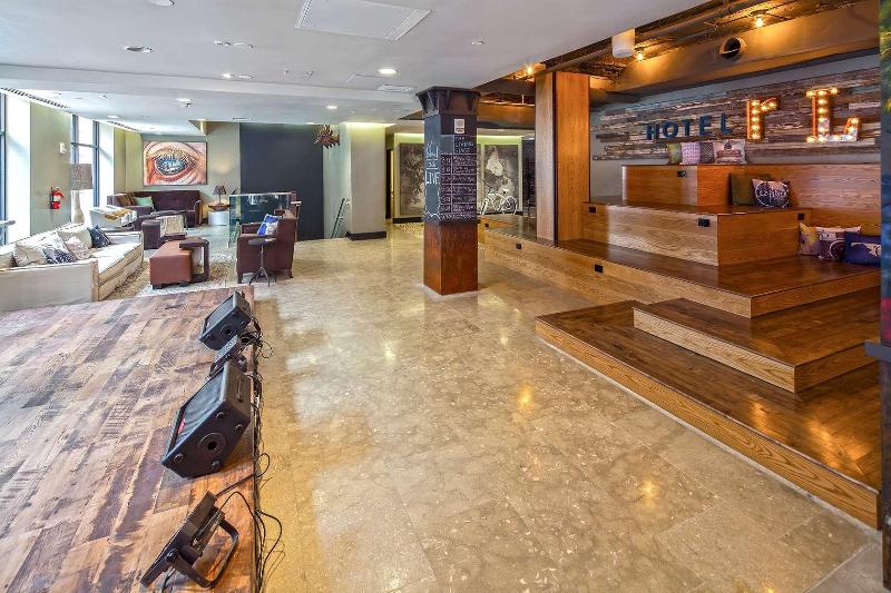 هتل Rl Baltimore Inner Harbor