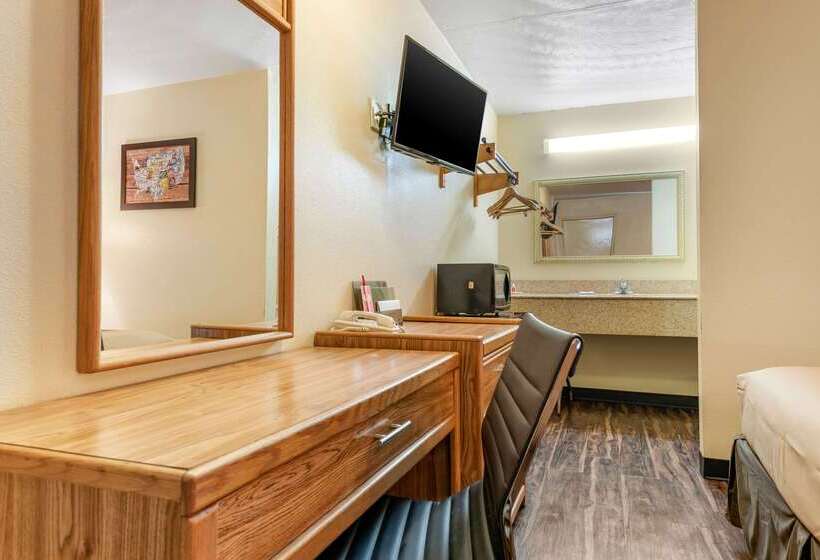 فندق Rodeway Inn