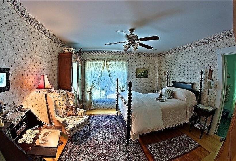 فندق The Jeweled Turret Inn