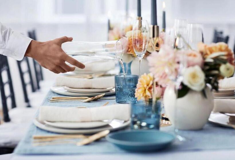 בית מלון כפרי The Westin Edina Galleria