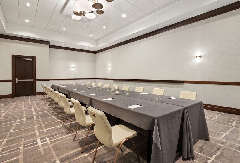 בית מלון כפרי The Westin Edina Galleria