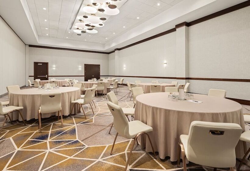 בית מלון כפרי The Westin Edina Galleria