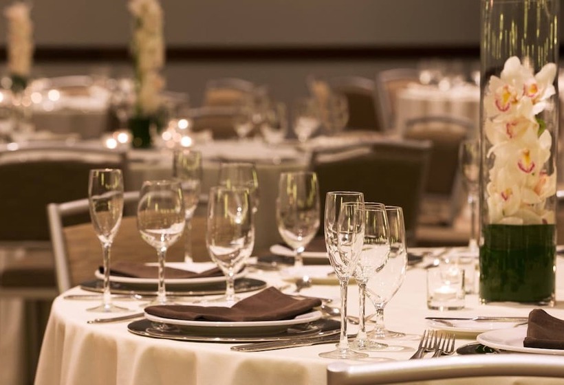 בית מלון כפרי The Westin Edina Galleria