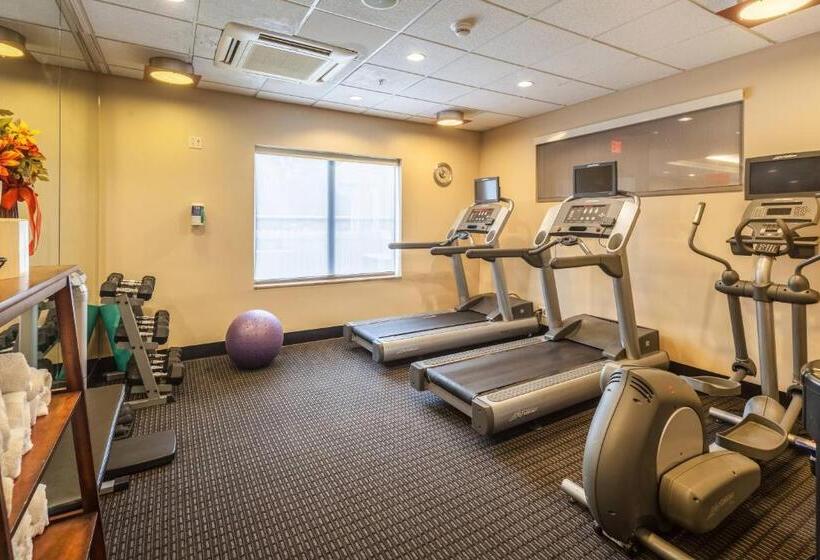 בית מלון כפרי Towneplace Suites Jacksonville Butler Boulevard