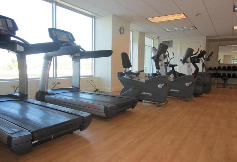 فندق University Plaza Waterfront