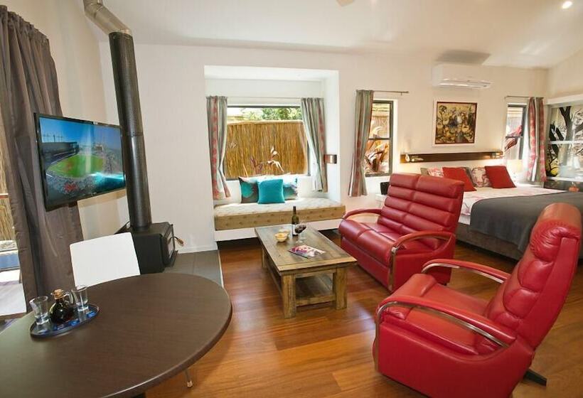 فندق Witches Falls Cottages