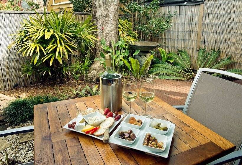 فندق Witches Falls Cottages