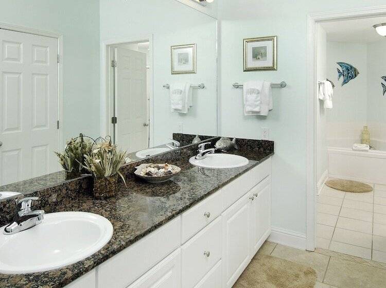 Lighthouse By Wyndham Vacation Rentals