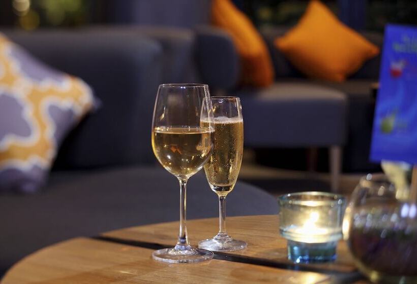 Mandarava Resort And Spa, Karon Beach