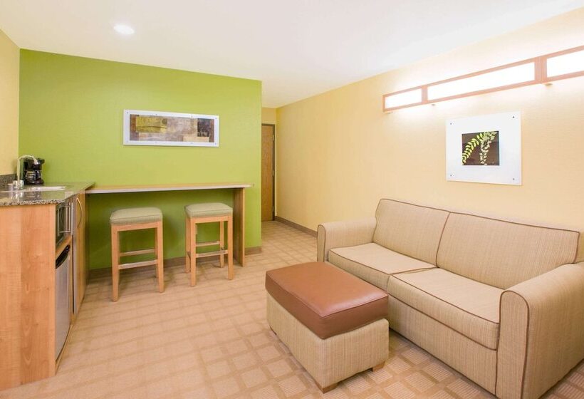 Microtel Inn & Suites By Wyndham Delphos