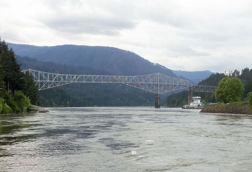 فندق على الطريق Columbia Gorge Inn