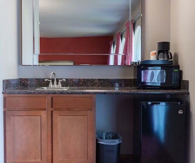 Мотель Spencer Inn And Suites