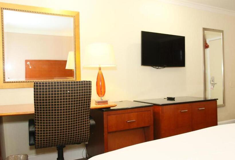 モーテル Town And Country Inn