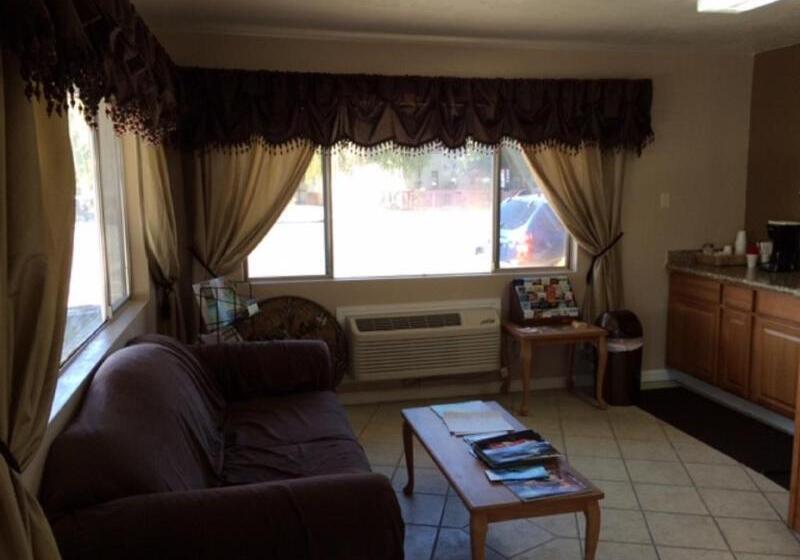 فندق على الطريق Vino Inn & Suites