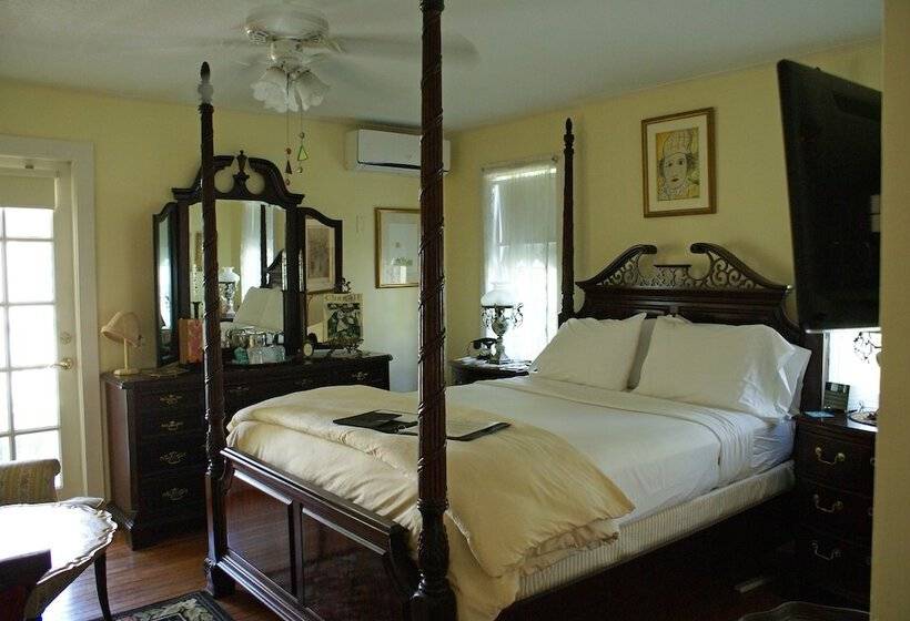 Sabal Palm House Bed And Breakfast