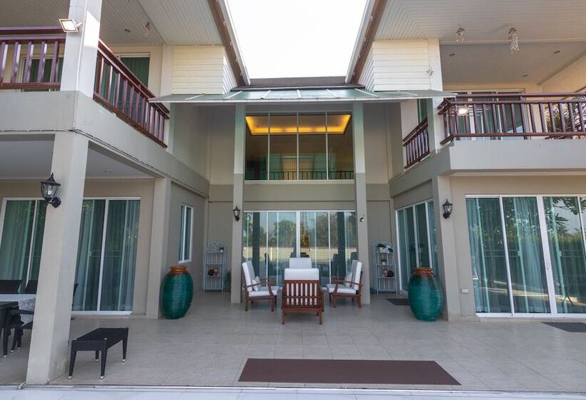 Searidge Hua Hin Resort & Poolvilla