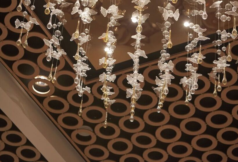 هتل Swissôtel Al Ghurair Dubai