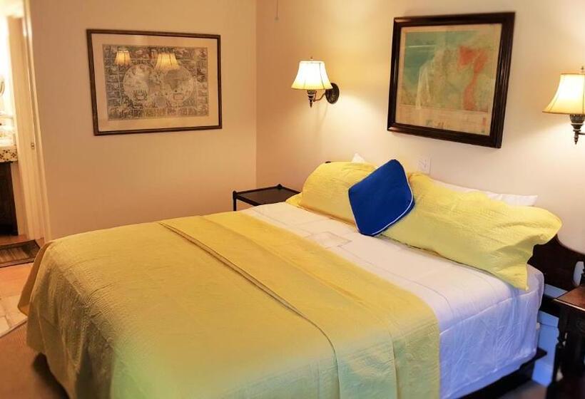 The Caribbean Court Boutique