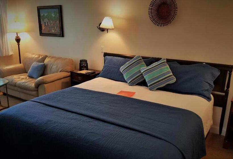 The Caribbean Court Boutique