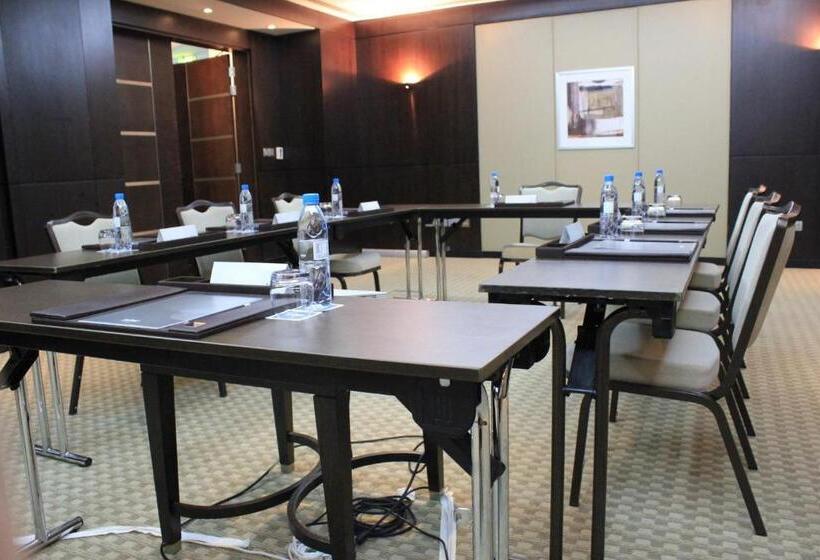 Time Oak Hotel & Suites