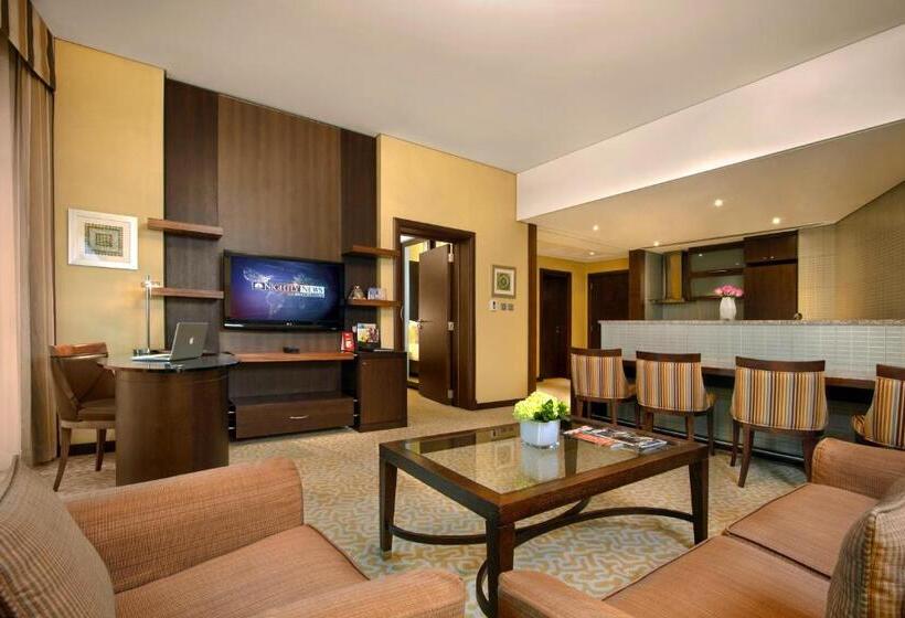 Time Oak Hotel & Suites