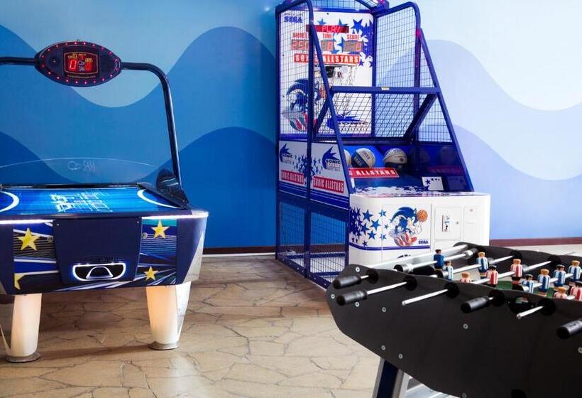 Time Oak Hotel & Suites