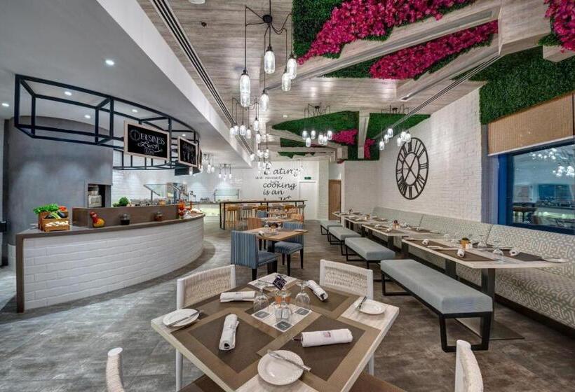 Time Oak Hotel & Suites