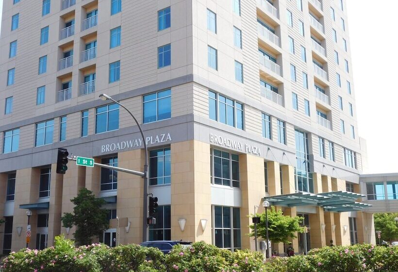 Broadway Plaza, Trademark Collection By Wyndham