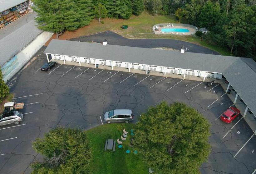 Colonial Motel